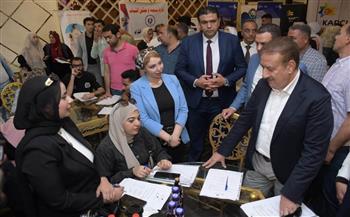 محافظ بورسعيد يشهد فعاليات اليوم المفتوح للتوظيف لتوفير 692 فرصة عمل لأبناء بورسعيد  