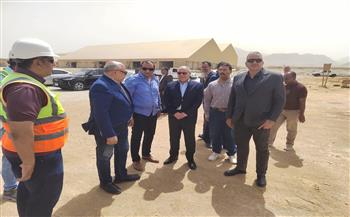 نائب وزير النقل ورئيس هيئة موانئ البحر الأحمر يتفقدان ميناء سفاجا لمتابعة حركة الشاحنات