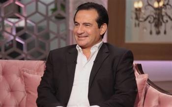 نجل الفنان محمد ثروت يطلب من جمهوره الدعاء بالشفاء لوالده