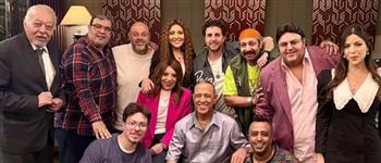 أشرف عبد الباقى يودع "اللعبة " بصورة تذكارية مع أبطاله 
