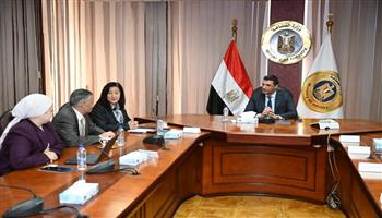 وزير الصناعة يبحث مع الأمم المتحدة الإنمائي دعم التحول الأخضر والطاقة المتجددة بالمصانع