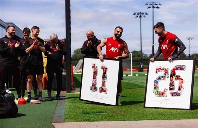 في المران الأخير.. ليفربول يكرم محمد صلاح قبل مغادرته أنفيلد بعد 9 سنوات