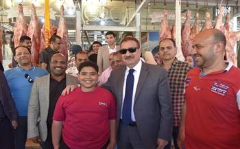 محافظ بورسعيد يتفقد عددًا من منافذ توزيع اللحوم التابعة لمحطة تسمين الماشية ومشروع "أمان" 