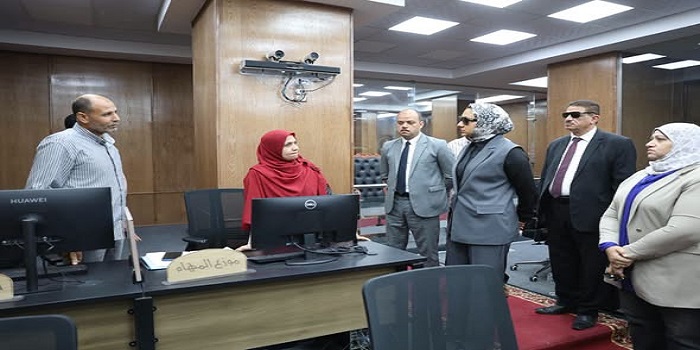 محافظ الوادي الجديد تتابع انتظام مبادرات تخفيض أسعار السلع الغذائية بمنافذ الوحدات المحلية 