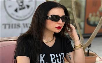 مي عز الدين في أحدث ظهور بإطلالة كاجوال 