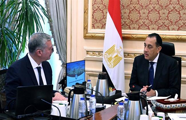 رئيس الوزراء يتابع  مع وزير البترول عددًا من ملفات عمل الوزارة  