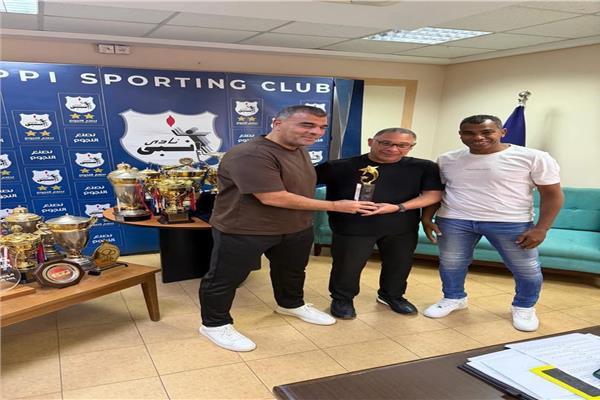 إنبي يكرم حمزة الجمل ومحمد حمص بعد رحيلهما عن النادي   