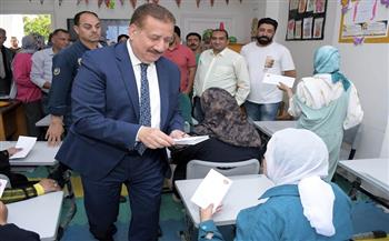محافظ بورسعيد يتفقد جمعية "التثقيف الفكري" بحي الزهور ويقدم التهنئة بمناسبة عيد الأضحى المبارك