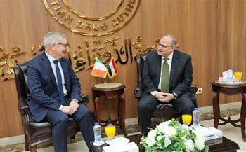 رئيس هيئة الدواء يستقبل سفير أيرلندا بالقاهرة لبحث تعزيز التعاون والاستثمار الدوائي