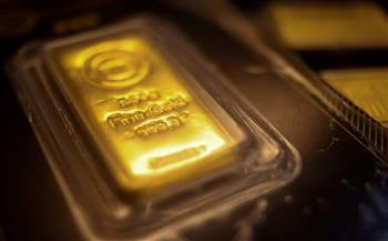 آسيا: الذهب يتراجع عالميا مع تبدد آمال السلام بين واشنطن وطهران