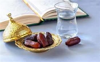 في ظل ارتفاع درجات الحرارة..نصائح غذائية لصيام صحي وأمن في يوم عرفات| خاص
