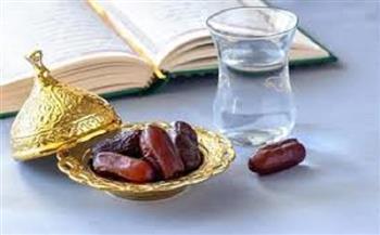في ظل ارتفاع درجات الحرارة..نصائح غذائية لصيام صحي وأمن في يوم عرفات| خاص