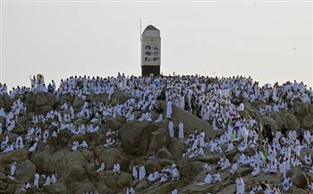 حجاج بيت الله الحرام ينفرون من عرفات إلى مزدلفة