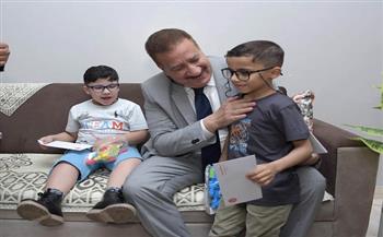 ‏محافظ بورسعيد يرسم البهجة على وجوه أطفال جمعية “تحسين الصحة” 