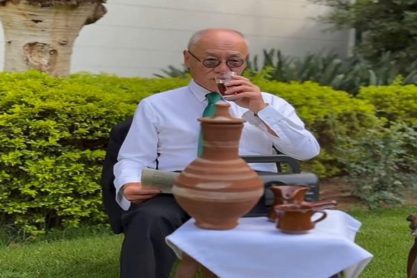 على أنغام أم كلثوم.. سفير اليابان بالقاهرة يهنئ المصريين بعيد الأضحى المبارك