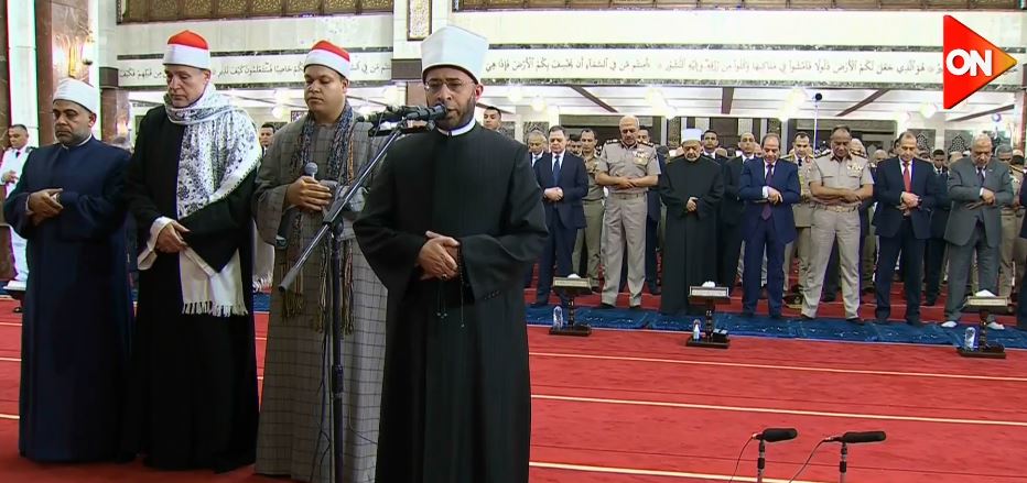 الرئيس السيسي يؤدي صلاة عيد الأضحى بمسجد الرحمن الرحيم.. بث مباشر 