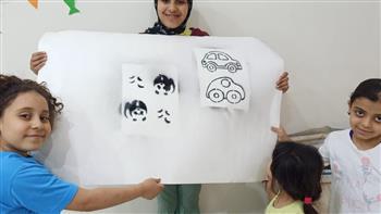 قصر ثقافة روض الفرج يقدم ورشة فنية لتعليم الطباعة بالاستنسل 