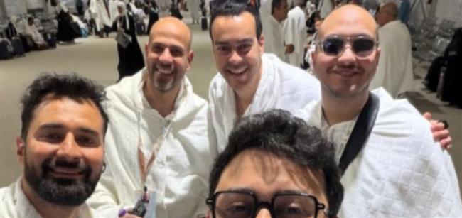 أحمد حاتم يؤدي فريضة الحج
