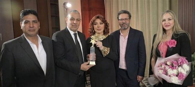 تكريم النجمة الكبيرة نبيلة عبيد بدرع ماسبيرو