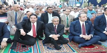 محافظ بني سويف يؤدي صلاة عيد الأضحى وسط أجواء مبهجة ورسائل إنسانية