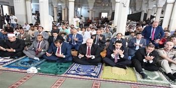محافظ الفيوم يؤدي صلاة عيد الأضحى المبارك بمسجد ناصر الكبير