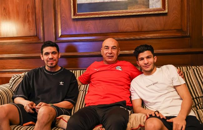 حسام حسن يستقبل محمد حمدي وإسلام عيسى في معسكر المنتخب