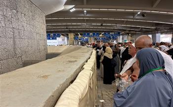حجاج الجمعيات الأهلية يواصلون أداء المناسك.. ويرمون جمرة العقبة الكبرى.. والبعثة توفر كافة الخدمات في مشعر منى