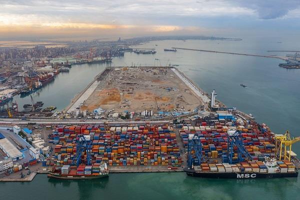 النقل البحري: الموانئ المصرية تحقق طفرة غير مسبوقة في تداول السفن والحاويات خلال عام 2025 