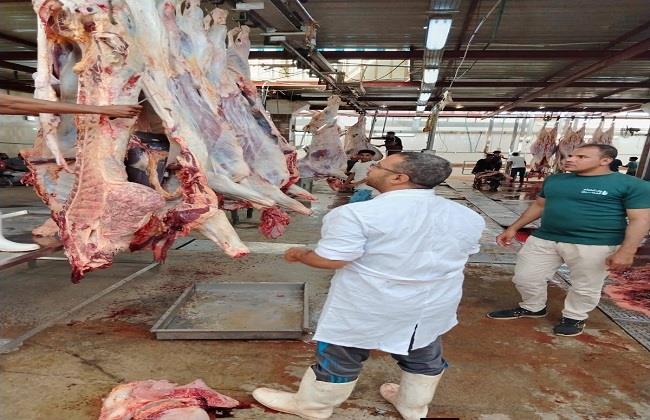 محافظ أسوان يتابع جهود الطب البيطرى فى إستقبال وذبح الأضاحى بالمجان داخل 15 مجزر على مستوى المحافظة