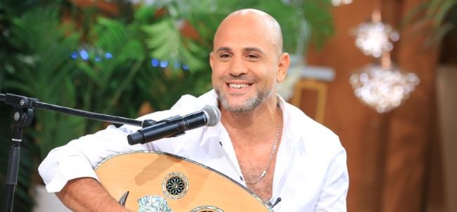 عزيز الشافعي يتحدث عن أغنية "بحرية" .. فماذا قال؟