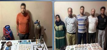 الداخلية تضبط تشكيلًا عصابيًا لتقليد الجنيهات والسبائك الذهبية والنصب على المواطنين  