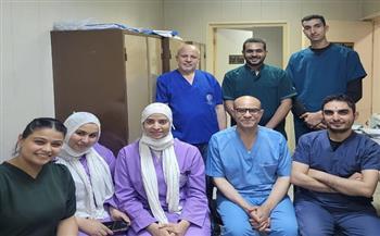 قسم القلب بجامعة قناة السويس ينجح في تدخل قسطري دقيق لإنقاذ مريضة عمرها 87 عاما