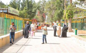 محافظ كفرالشيخ يتابع استمرار توافد المواطنين على حديقة صنعاء وحديقة الحيوان لقضاء إجازة عيد الأضحي المبارك