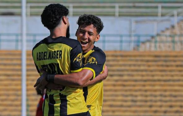 الدوري الممتاز.. المقاولون العرب يتقدم على مودرن سبورت في الشوط الأول  