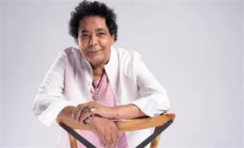 محمد منير يشعل مهرجان العلمين في دورته الأولى ويصف جمهوره بـ«الراقي»