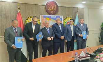 محافظ مطروح ورئيس الهيئة الوطنية للصحافة يوقعان بروتوكول تعاون بشأن اعتماد الهيئة والمؤسسات القومية كجهة معتمد