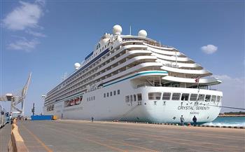 ميناء السخنة التابع لاقتصادية قناة السويس يستقبل السفينة (CRYSTAL SERENITY) بحمولة 1100 فرد