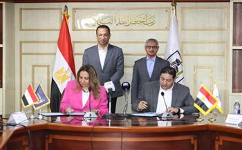 "وزير الاتصالات".. يبحث مع محافظ "بني سويف" تسريع التحول الرقمي وتأهيل الشباب لسوق العمل