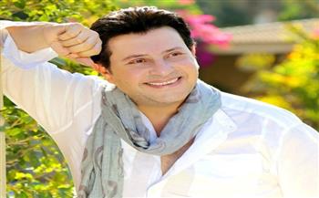 مهرجان القاهرة السينمائي ينعى الفنان الكبير هاني شاكر