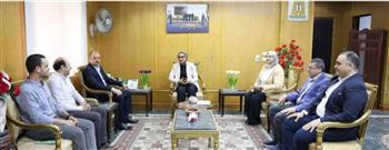 محافظ الوادي الجديد تلتقي وفد من جنوب سيناء ضمن مشروع التطوير المؤسسي