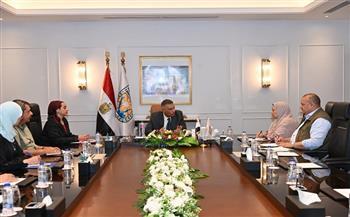 محافظ جنوب سيناء يبحث تعظيم الاستفادة من مياه الصرف الصحي المعالجة
