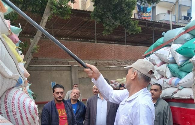 محافظ المنوفية: توريد أكثر من 140 ألف طن قمح منذ بدء موسم الحصاد وحتى الآن  