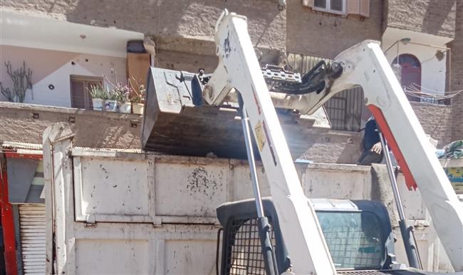 محافظ قنا: نواصل جهودنا المكثفة للارتقاء بمستوى النظافة العامة وتحسين البيئة