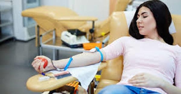 الصحة تقدم 3 نصائح يجب اتباعها بعد التبرع بالدم