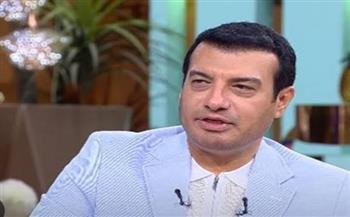 إيهاب توفيق يرفع شعار كامل العدد في آخر حفلاته 