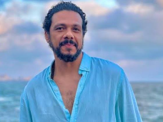 حمزة العيلي يشيد بالعرض المسرحي" أداجيو.. اللحن الأخير" 