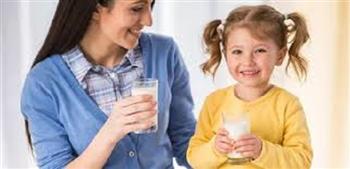 اليوم العالمي للحليب.. فوائد صحية لا غنى عنها لجميع أفراد أسرتك
