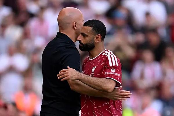 كاراجر يهاجم صلاح: لا أريد أن يمتلك ليفربول لاعبين لديهم نفوذ يسمح لهم بانتقاد المدرب مجددا