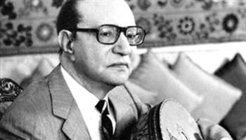 محمد عبد الوهاب.. من الغناء باسم مستعار إلى رعاية أحمد شوقي