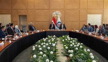 وزيرا البترول والشباب يبحثان تمكين الكوادر الشابة في قطاع الطاقة